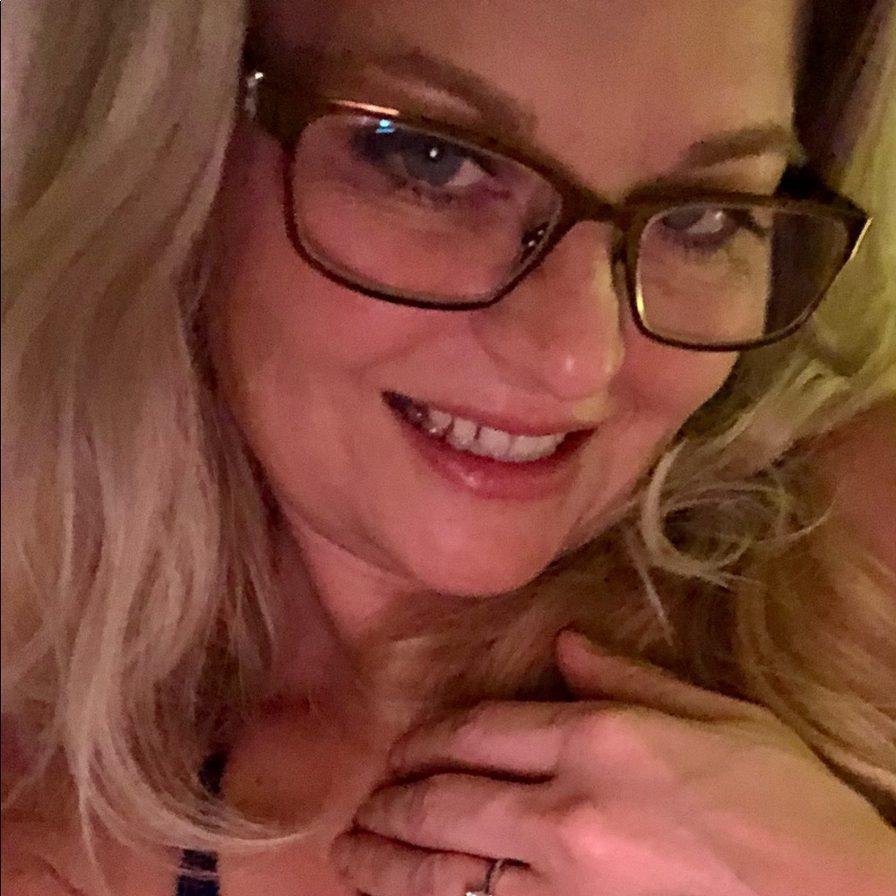 Meet your Posher, Pamela